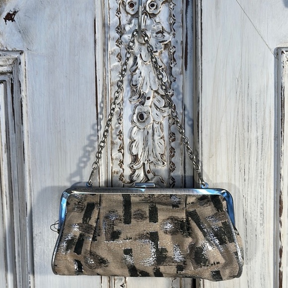 Elegant Tan and Black Women's Clutch - Picture 1 of 8